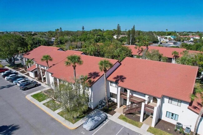 Building Photo - 1640 Stickney Point Rd