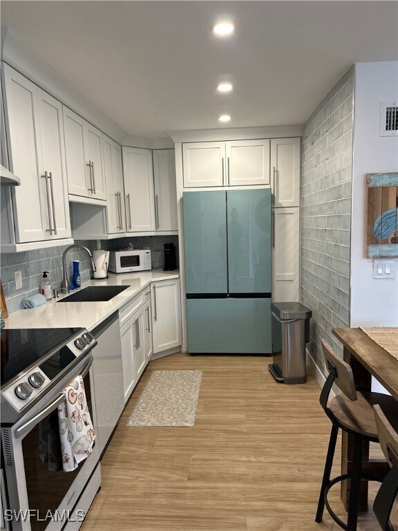 Building Photo - 780 10th Ave S