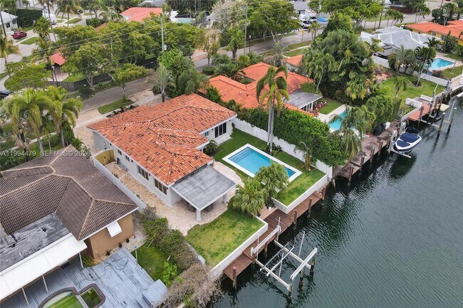 Building Photo - 12478 N Bayshore Dr