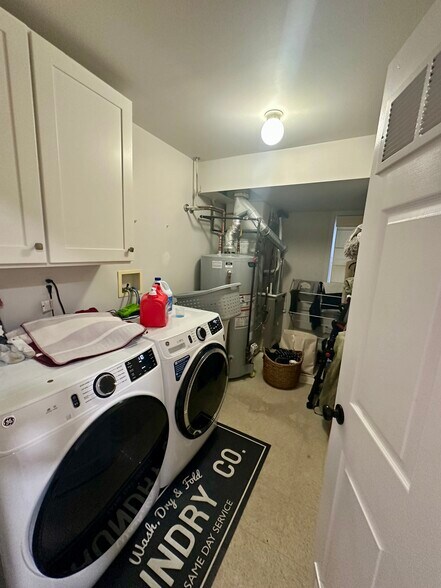 Building Photo - 327 Edgewood Rd