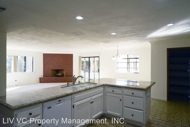 Building Photo - 4 br, 2.5 bath House - 811 Canada St