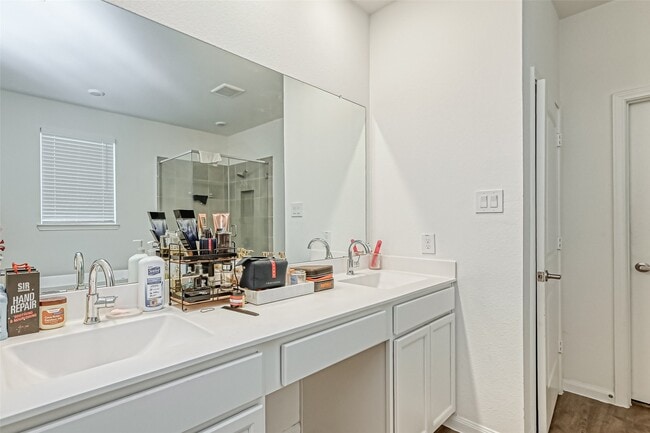 Building Photo - 9435 Klein Ln