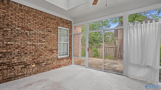 Building Photo - 141 Canterbury Dr