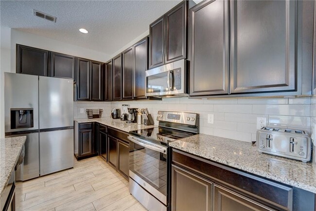 Building Photo - 2137 Crofton Ave