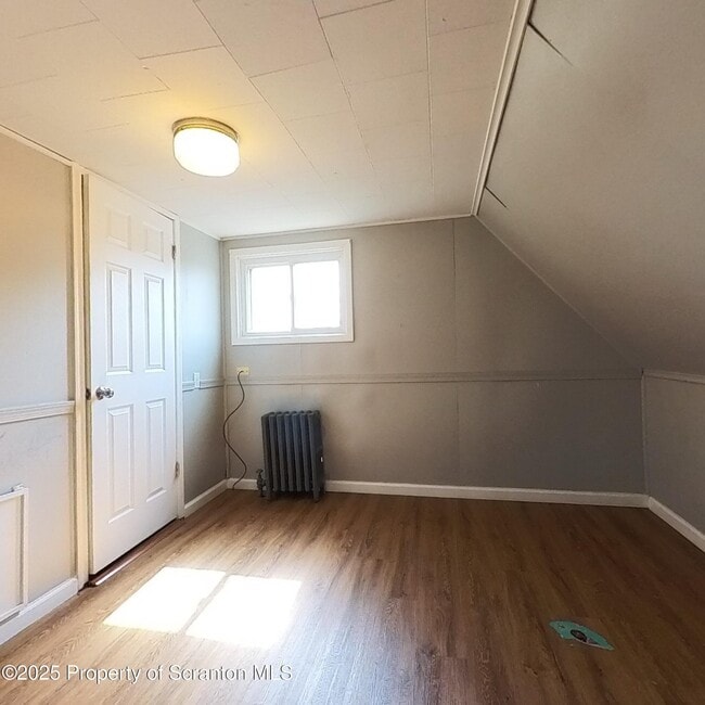 Building Photo - 919 Wood St