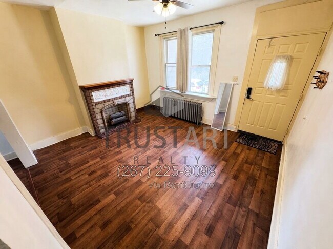 Building Photo - 4747 N Mascher St