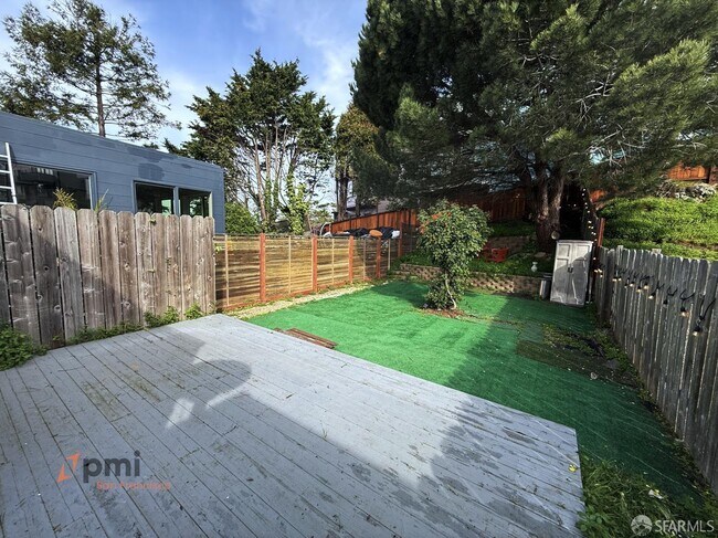 Building Photo - 1414 Newcomb Ave