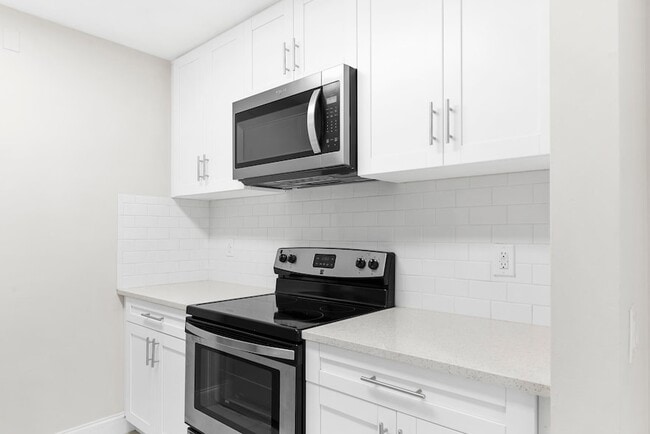 Building Photo - 712 Meadows Cir