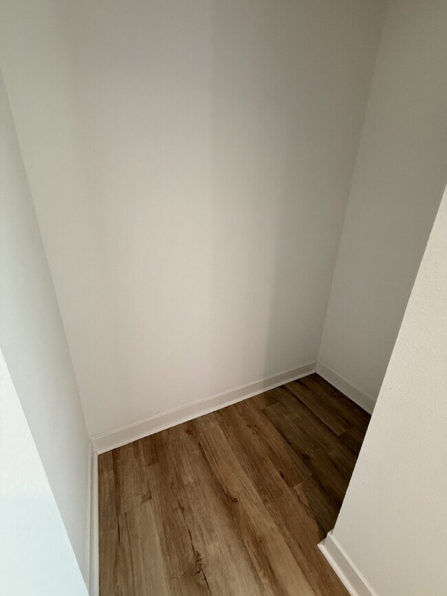 Building Photo - $3,850 - 3 Bed/ 3 Bath Modern Townhome in Santee