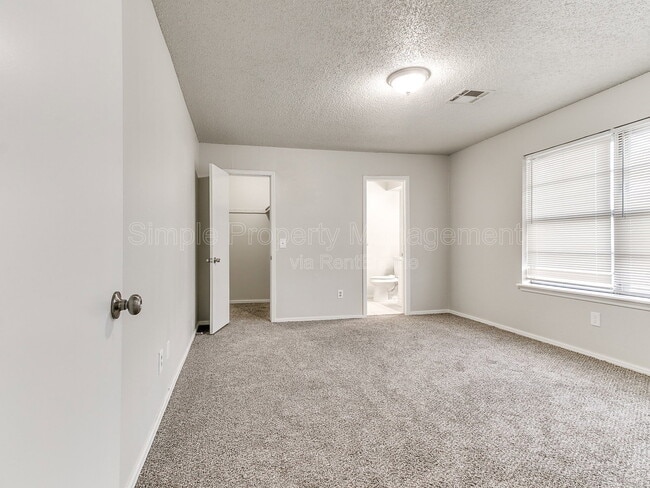 Building Photo - 8510 Candlewood Dr