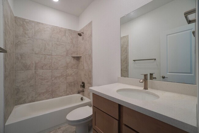 Building Photo - 1610 Iberville Dr