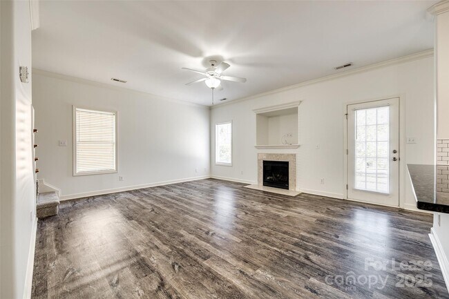Building Photo - 4505 Hampstead Heath Dr