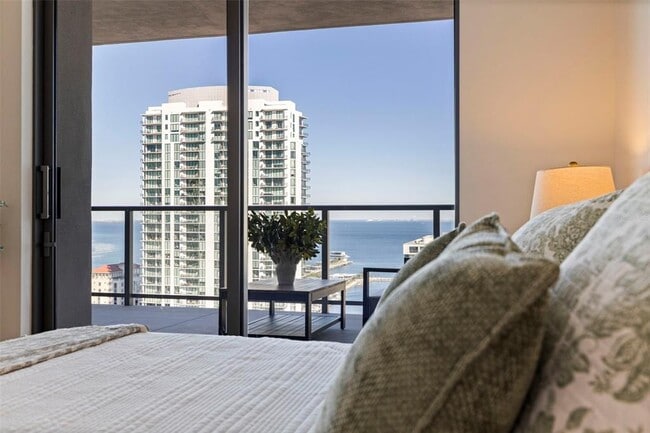 Building Photo - 275 1st Ave S