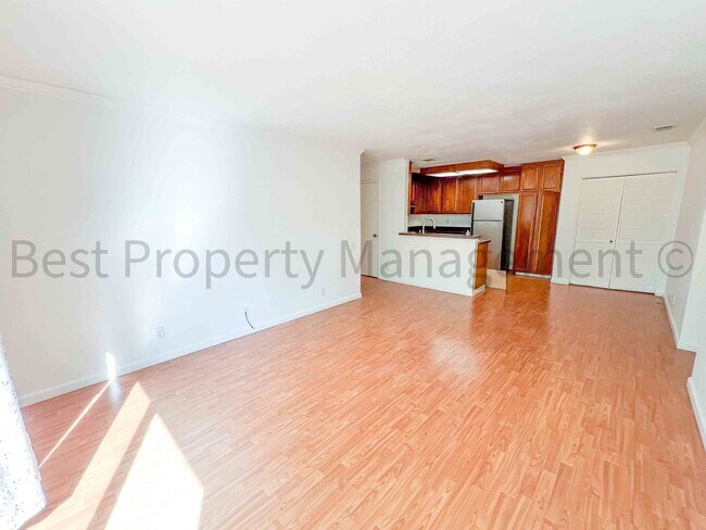 Building Photo - Perfect Shape Warm Springs Condo next to J...