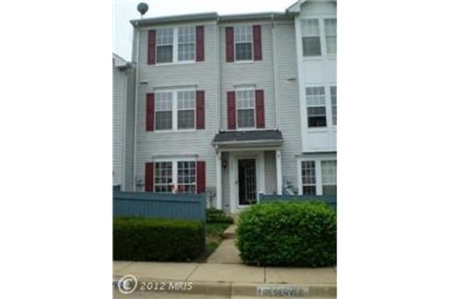 Primary Photo - Fantastic 3 Bedroom Townhouse in Wellingto...
