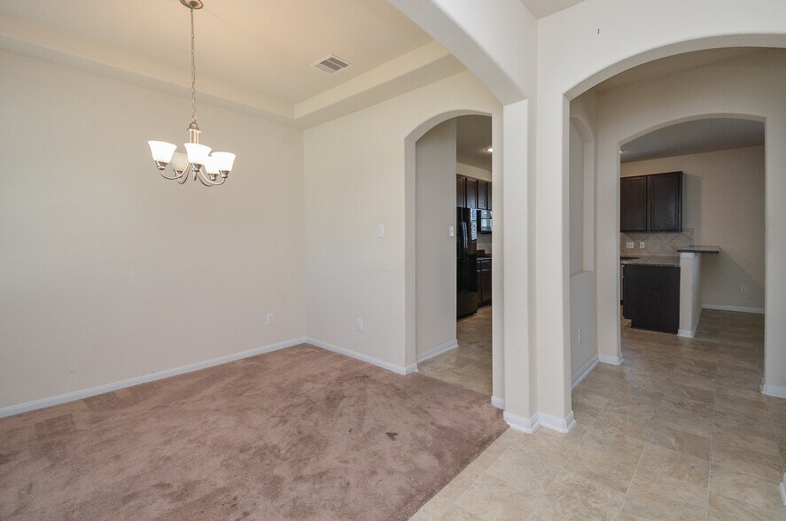 Building Photo - 2380 Elm Crossing Trail