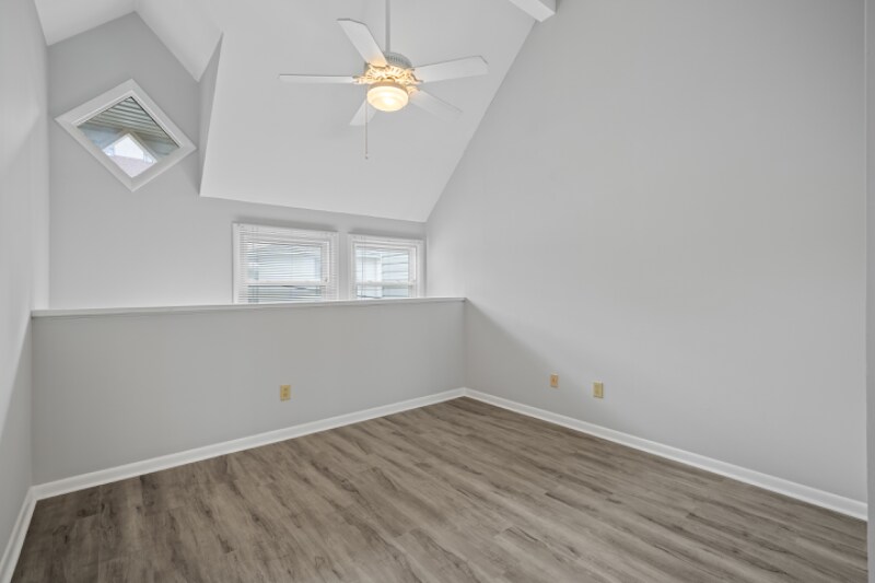 Building Photo - 721 N Poplar St