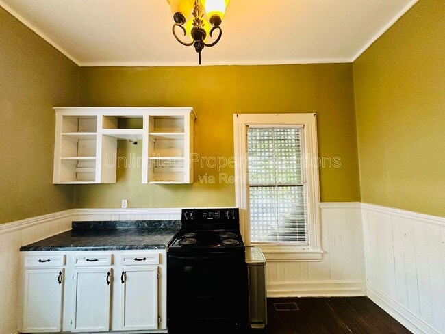 Building Photo - 108 N 8th St