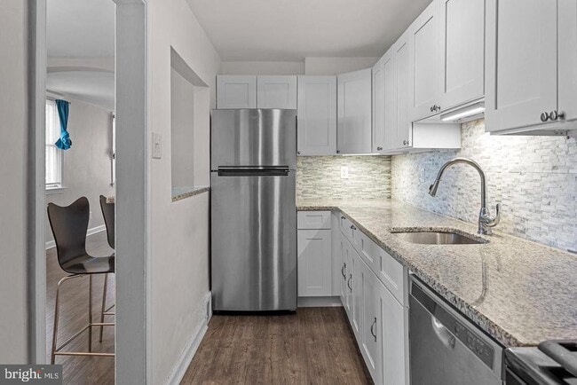 Building Photo - 380 Edmonds Ave