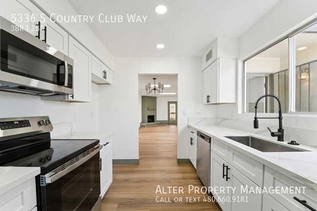 Building Photo - 5336 S Country Club Way