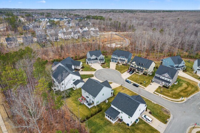 Building Photo - 4 Bedroom Executive Home located in Magnolia Green