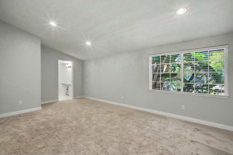 Building Photo - 5706 Comanche Ave
