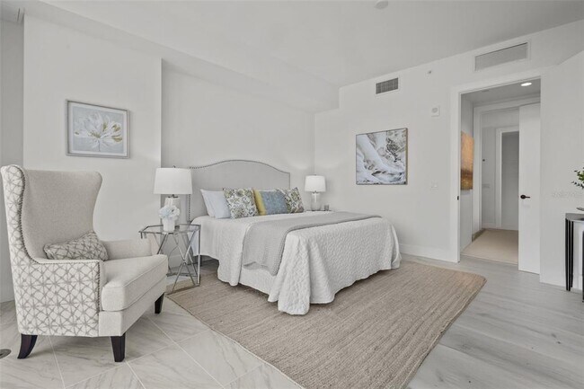 Building Photo - 777 3rd Ave N