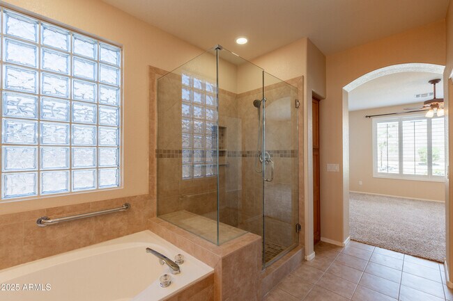 Building Photo - 1738 W Glenhaven Dr
