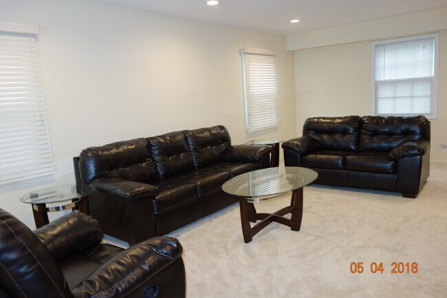 Building Photo - 1134 Alden Ln