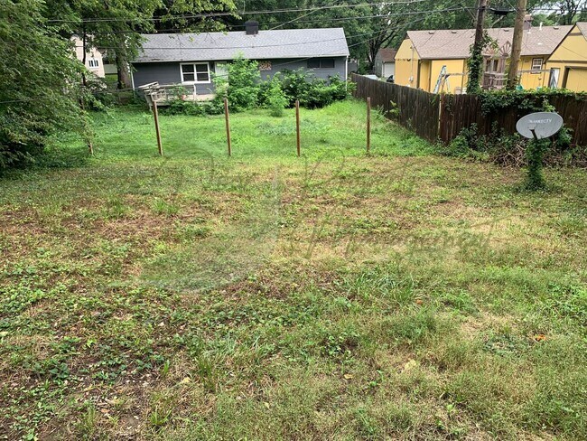 Building Photo - RANCH STYLE HOME!!!