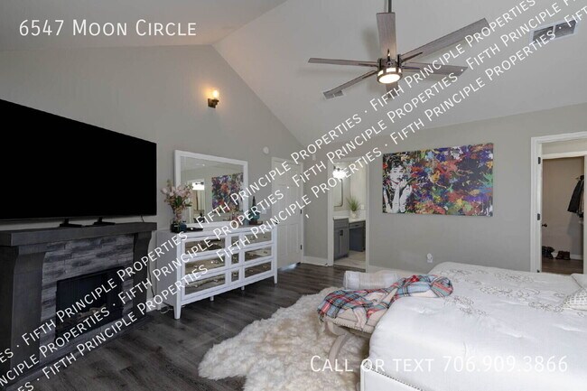 Building Photo - 6547 Moon Cir