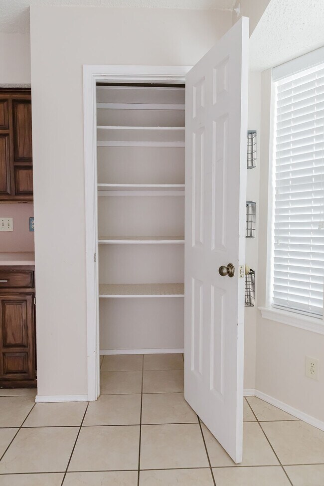 Building Photo - 1105 Gordon Blvd