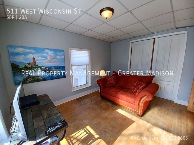 Building Photo - 511 W Wisconsin St