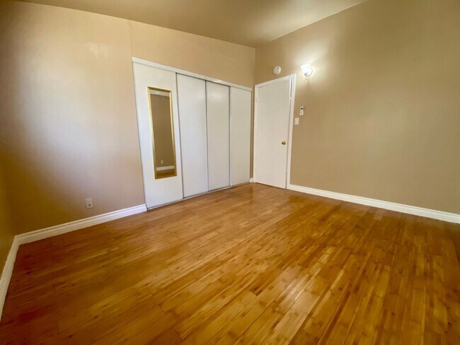 Building Photo - 536 Willow Ave