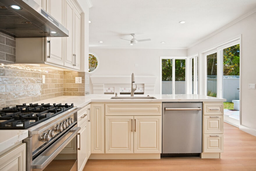 Building Photo - 4324 Park Verdi
