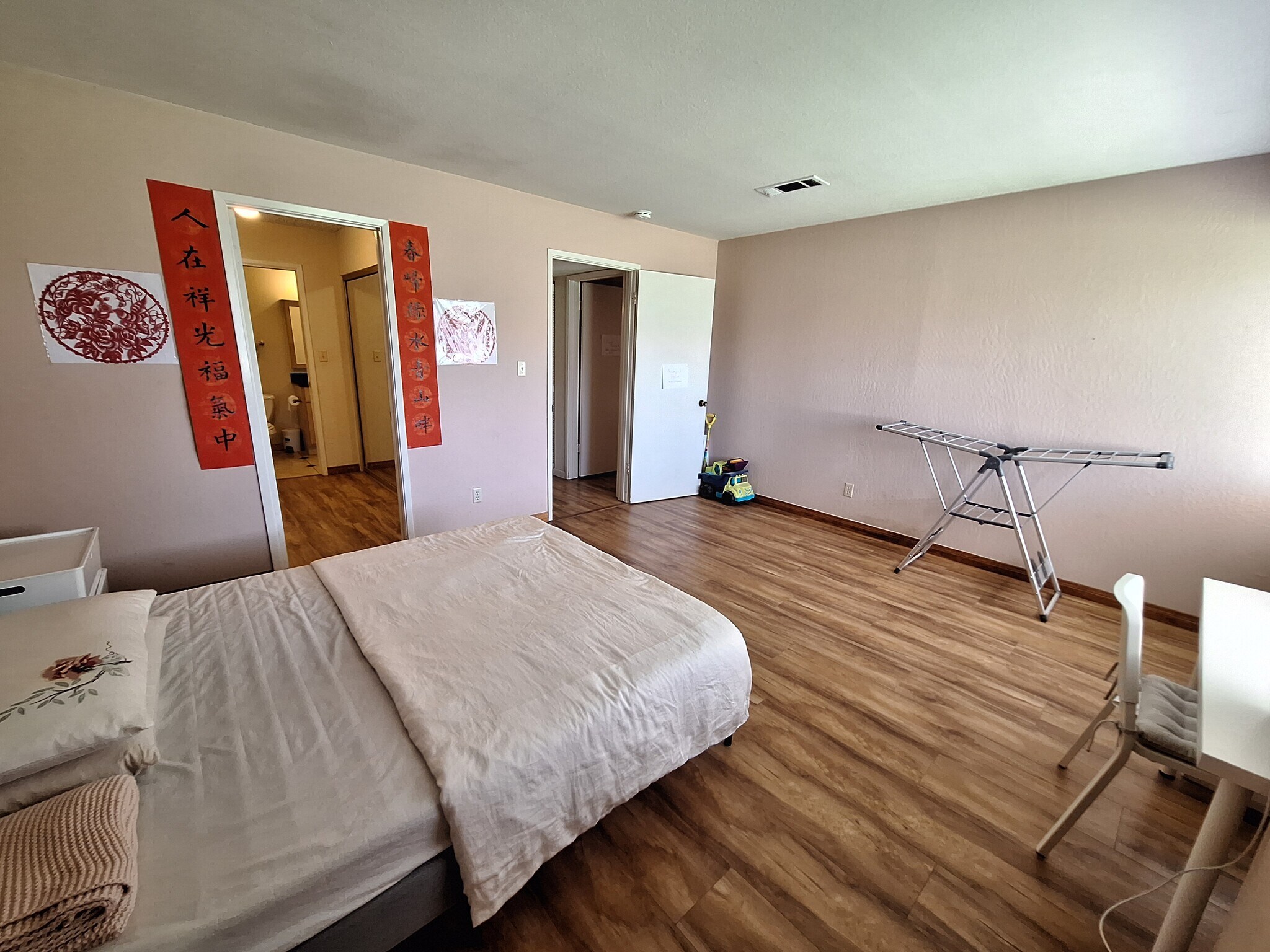 Building Photo - 5042 Glide Dr