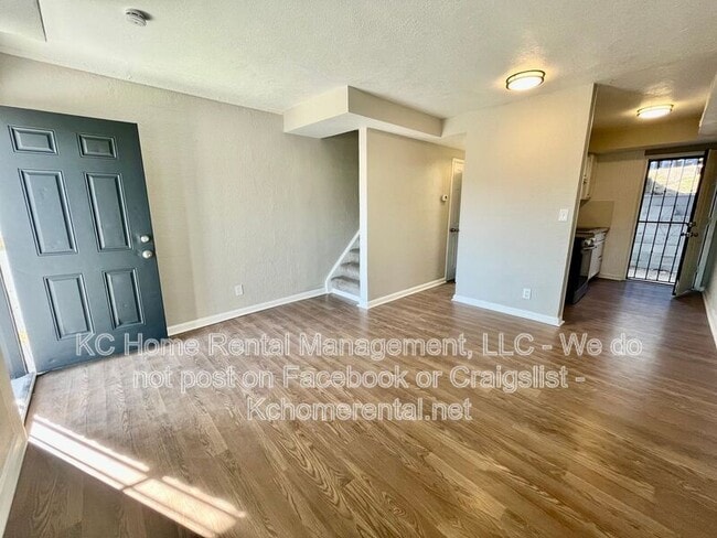 Building Photo - 4042 Paseo Blvd