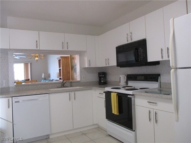 Building Photo - 7818 Emerald Cir