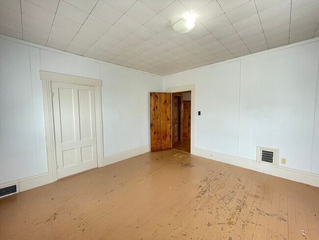 Building Photo - 121 Cypress St