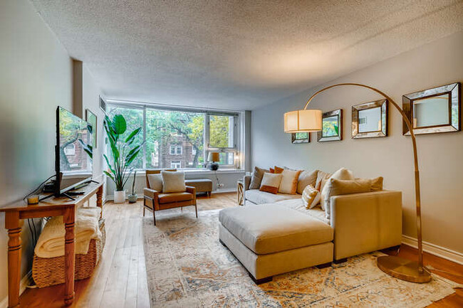 Building Photo - 2728 N Hampden Ct