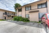 Building Photo - 2500 W 67th Pl