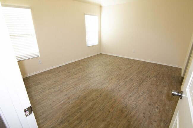 Building Photo - Green Lake Meadow - 10314 Clearwater Way, ...