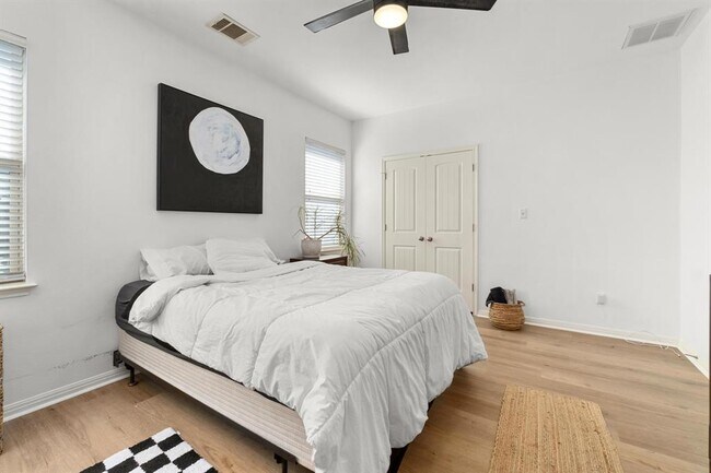 Building Photo - 4613 Graceful Ln