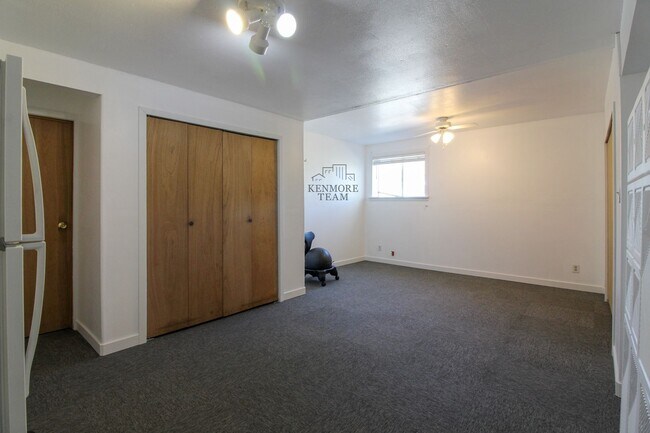 Building Photo - FURNISHED: 5 Bedroom, 2 Bath Home in Kennewick