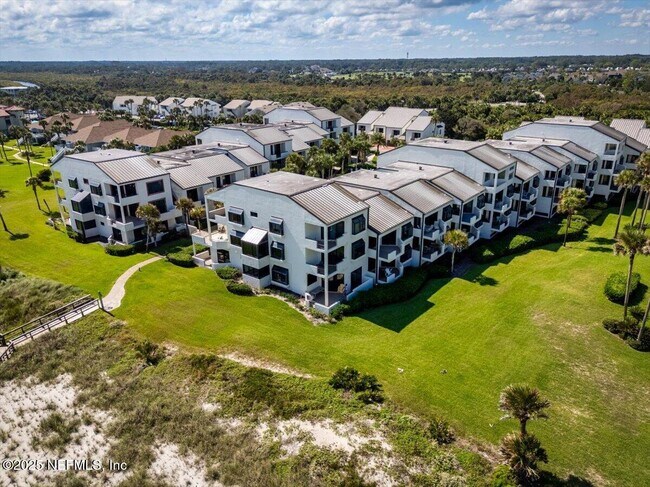 Building Photo - 739 Spinnakers Reach Dr