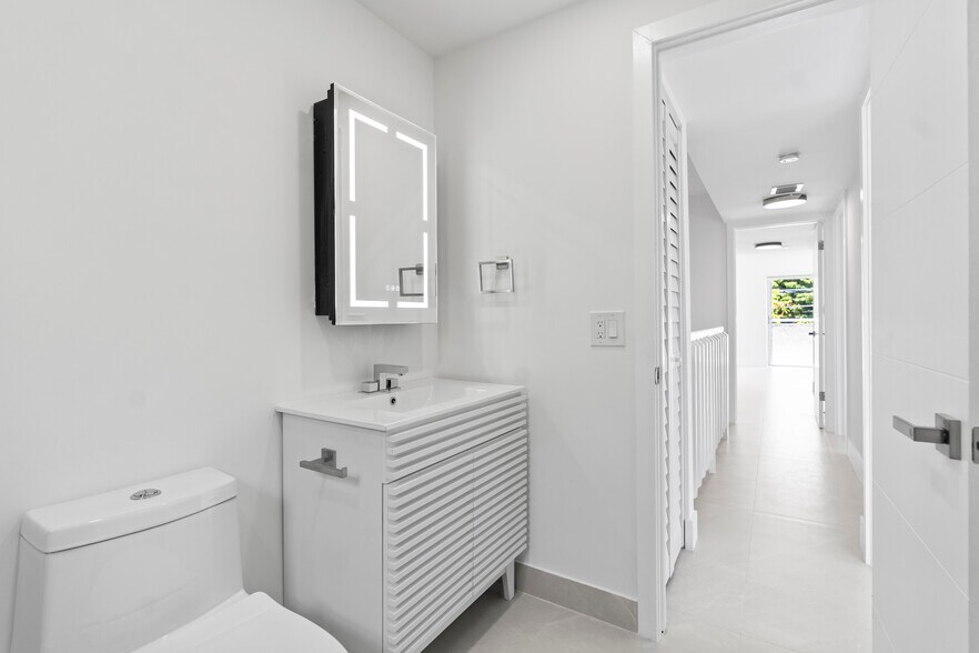 Building Photo - 3597 SW 17th St