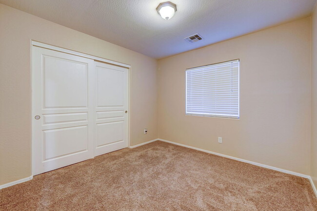Building Photo - 41375 W Cahill Dr