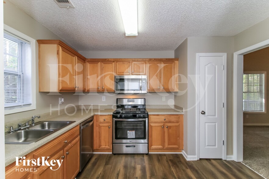 Building Photo - 531 Judith Court.