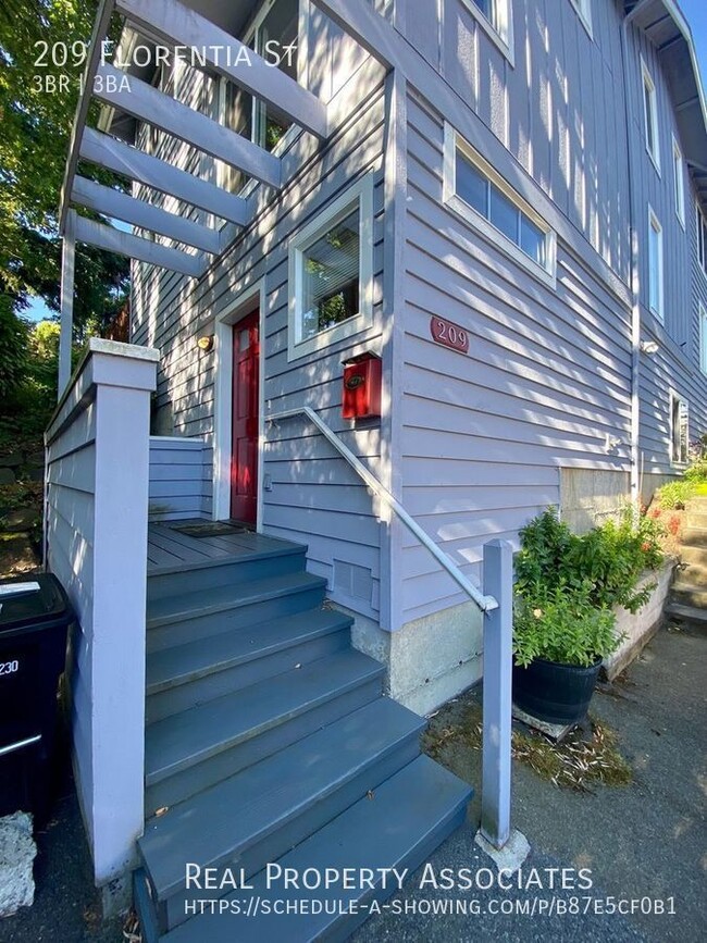 Building Photo - 209 Florentia St