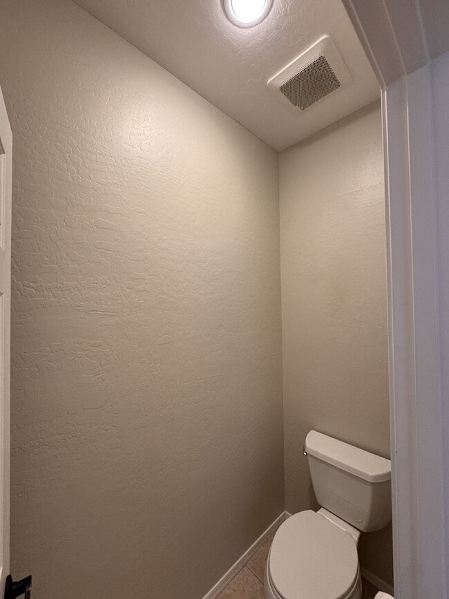 Building Photo - 30031 N Little Leaf Dr